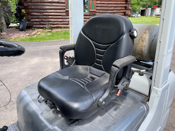 #6065-•-2014-4000lb-unicarriers-lp-forklift-image-14