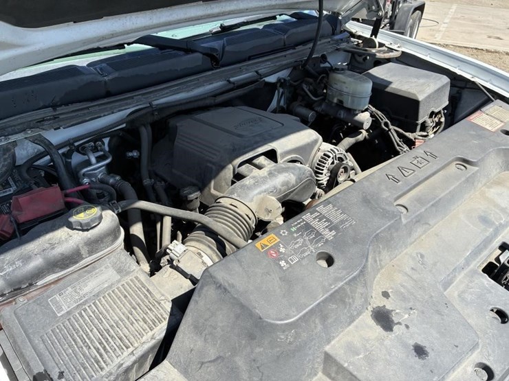 2013-chevrolet-silverado-2500-image-8