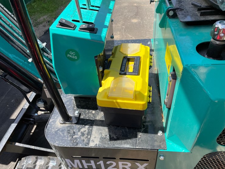 #6074-•-agt-mini-excavator-mh12rx-image-12