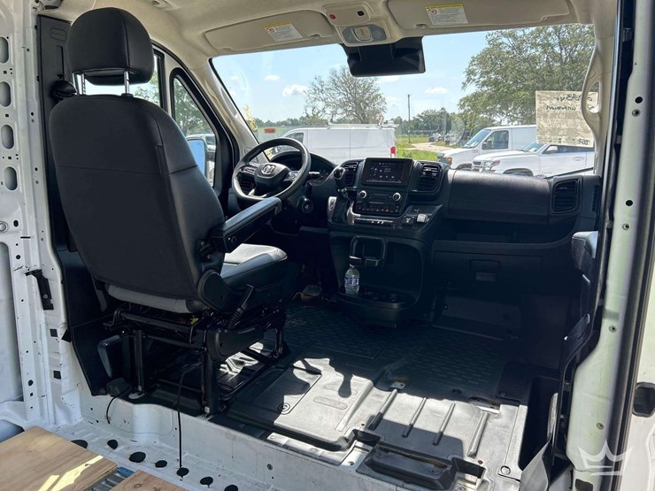 2023-ram-promaster-3500-image-19