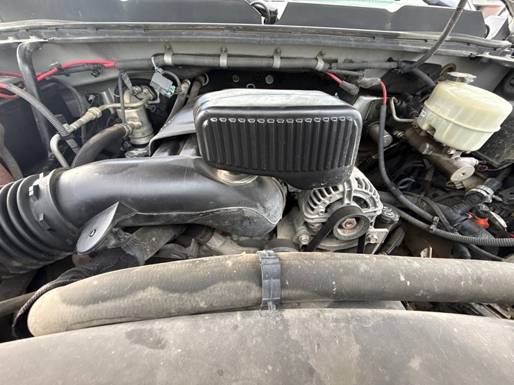 2013-chevrolet-2500-image-15