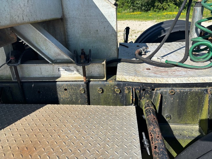 1988-peterbilt-377-image-61