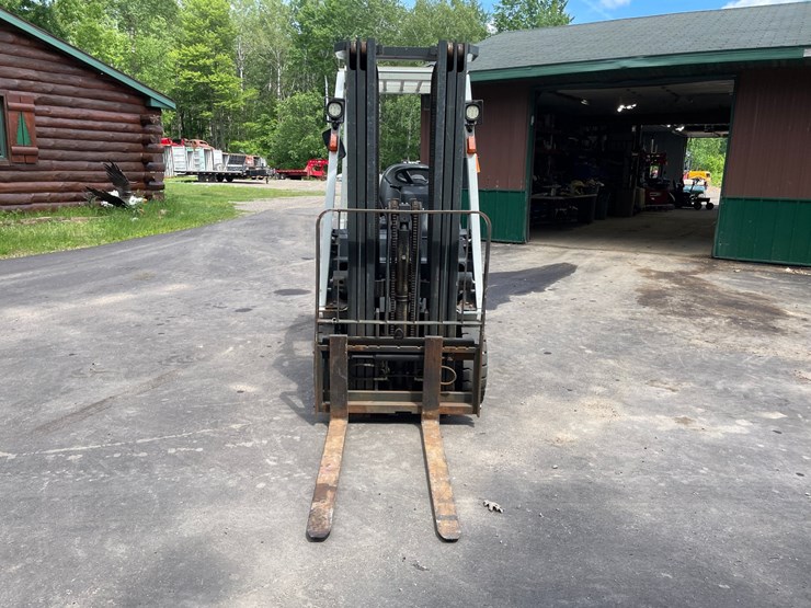 #6065-•-2014-4000lb-unicarriers-lp-forklift-image-8