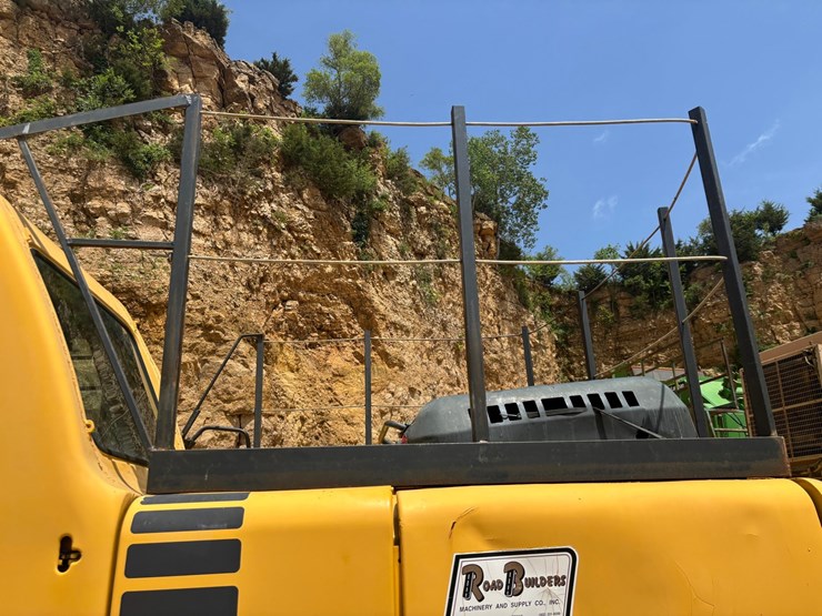 komatsu-pc200-lc-6le-image-12