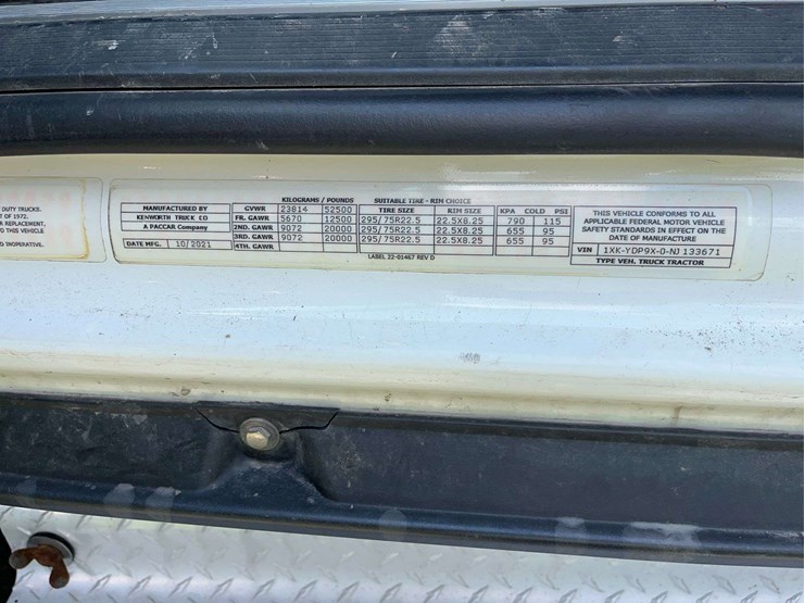 2022-kenworth-t680-image-16