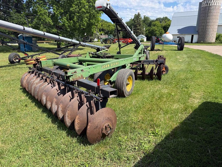 john-deere-340-image-7