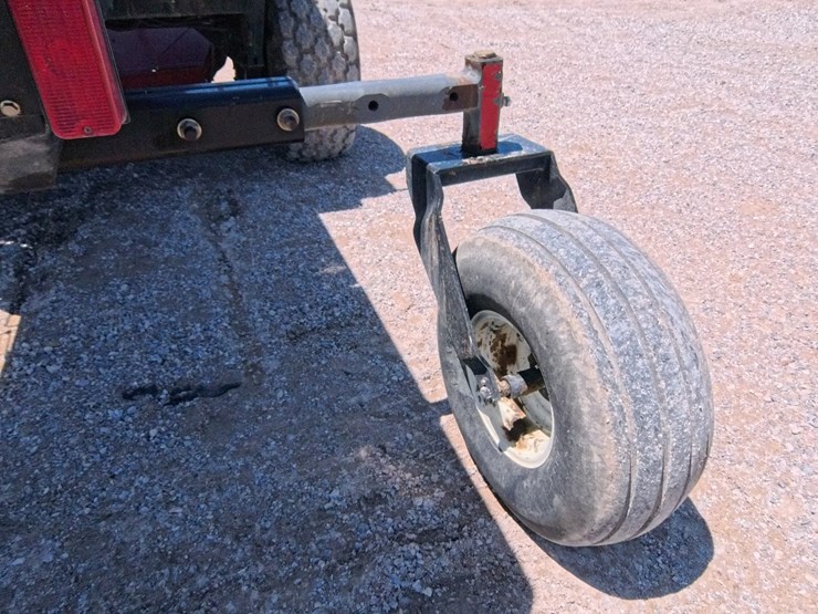 hesston-8550s-image-59