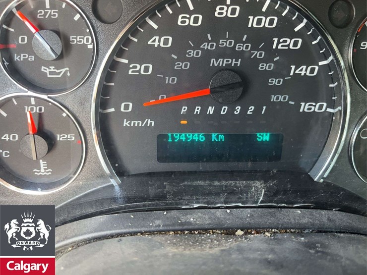 2014-gmc-savana-cargo-van-image-25