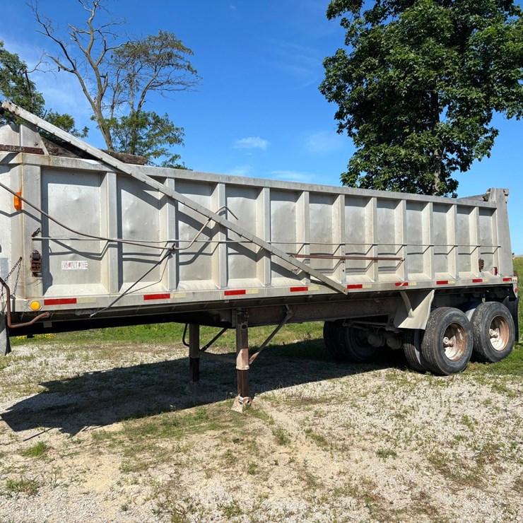 #2216 • 1978 Montone 28' End Dump Semi Trailer