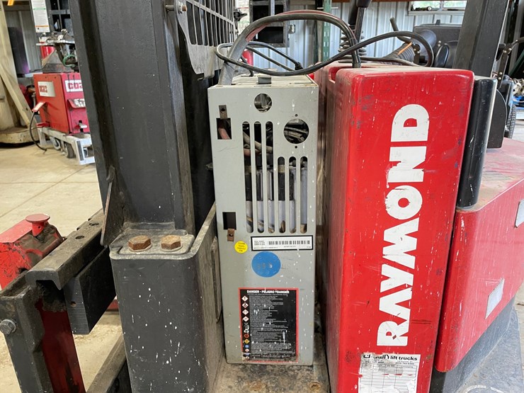 #6062-•-raymond-electric-pallet-stacker-image-16