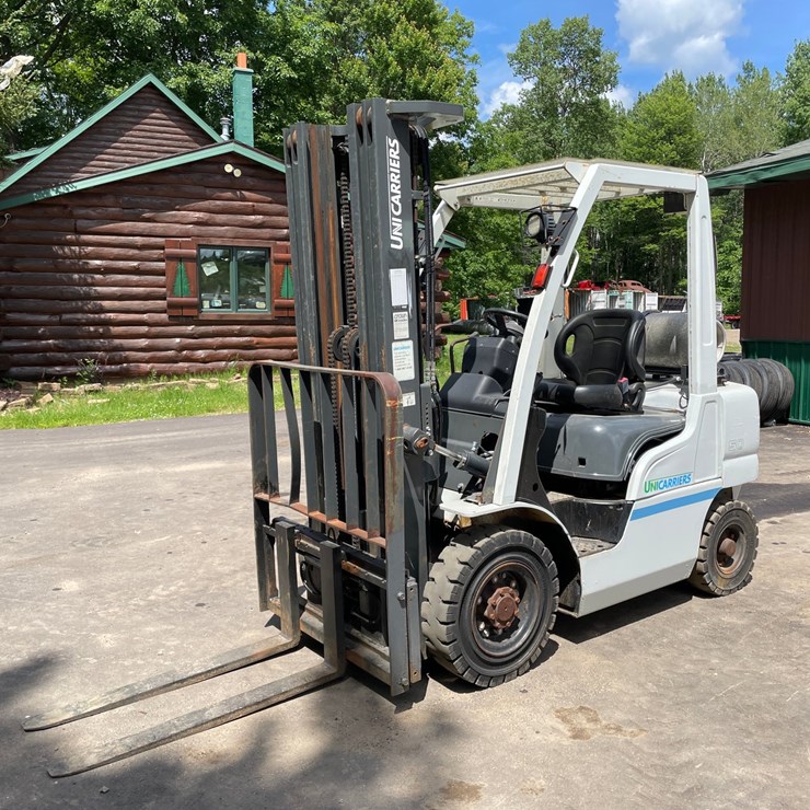 #6069 • 2016 5000lb Unicarriers LP Forklift