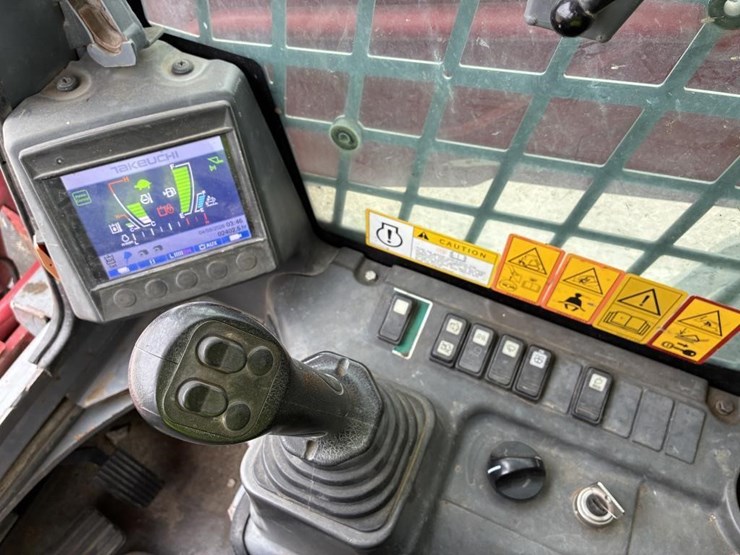 2018-takeuchi-tl12-image-17