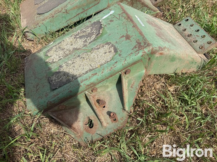2wd-tractor-fenders-image-12