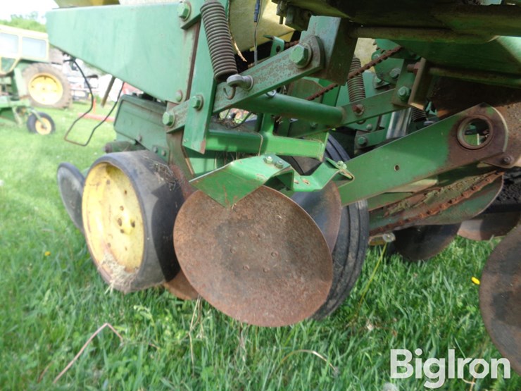 john-deere-7000-image-17