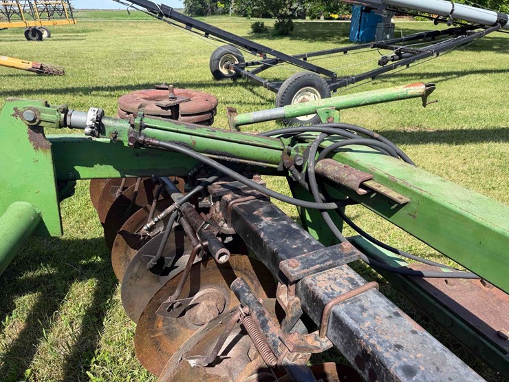 john-deere-340-image-9