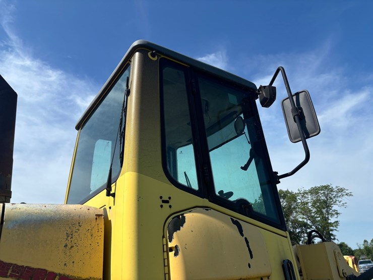 new-holland-lw170-image-25