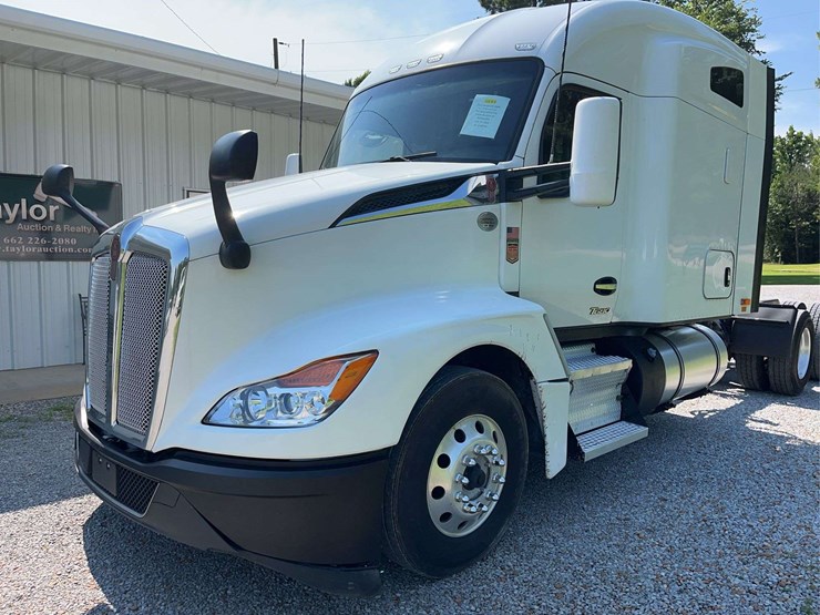 2022-kenworth-t680-image-3