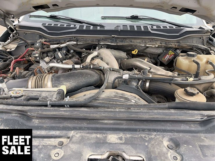 2021-ford-f550-image-24