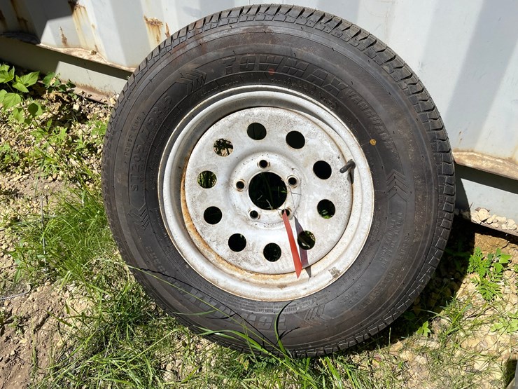 #7112-•-towmax-spare-trailer-tire-on-5-bolt-rim-image-1