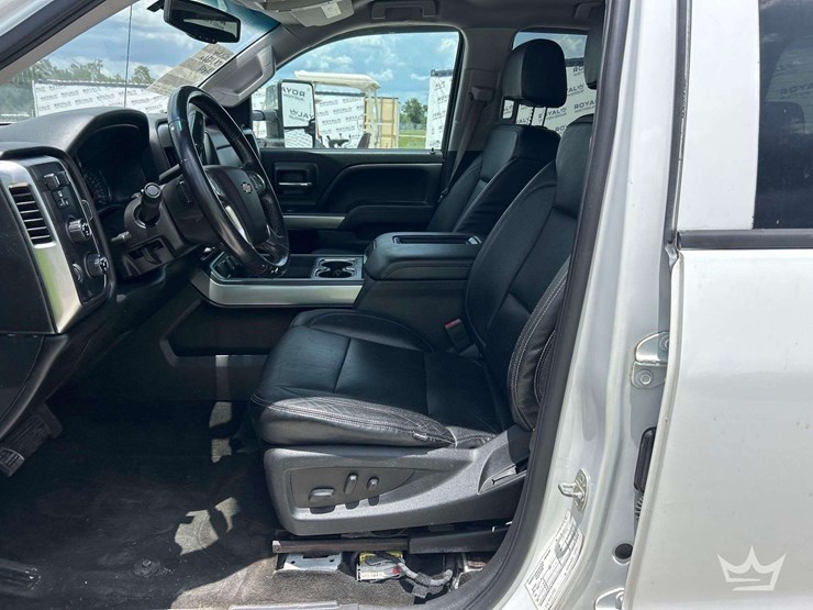 2018-chevrolet-silverado-1500-image-13