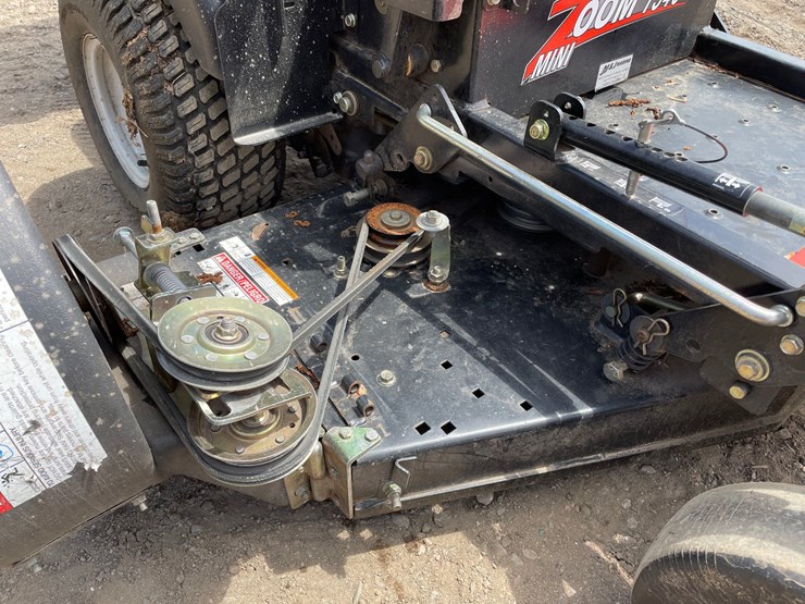 #6072-•-ariens-zoom-1540-zero-turn-lawn-mower-image-11