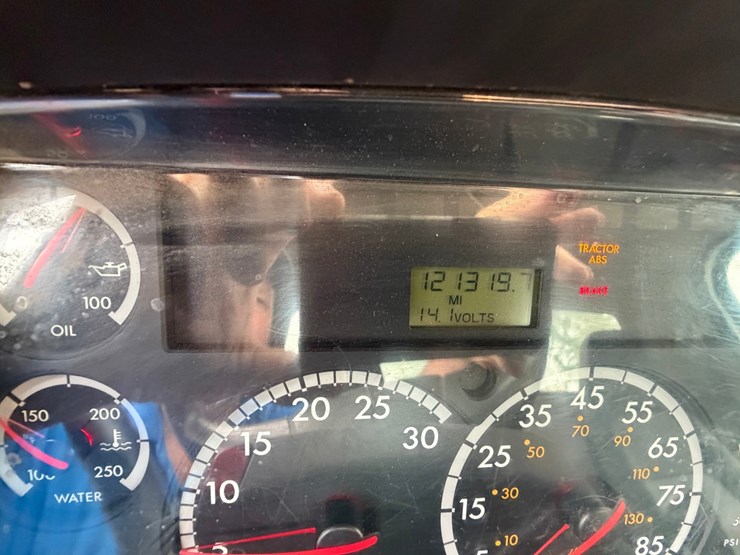 #1797-•-1996-freightliner-m2-lp-truck-image-59