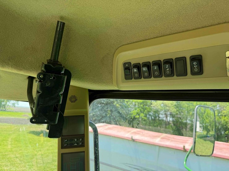 2008-john-deere-9670-sts-image-29