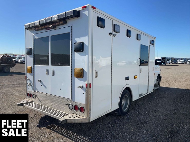 2017-chevrolet-express-s/a-ambulance-image-5
