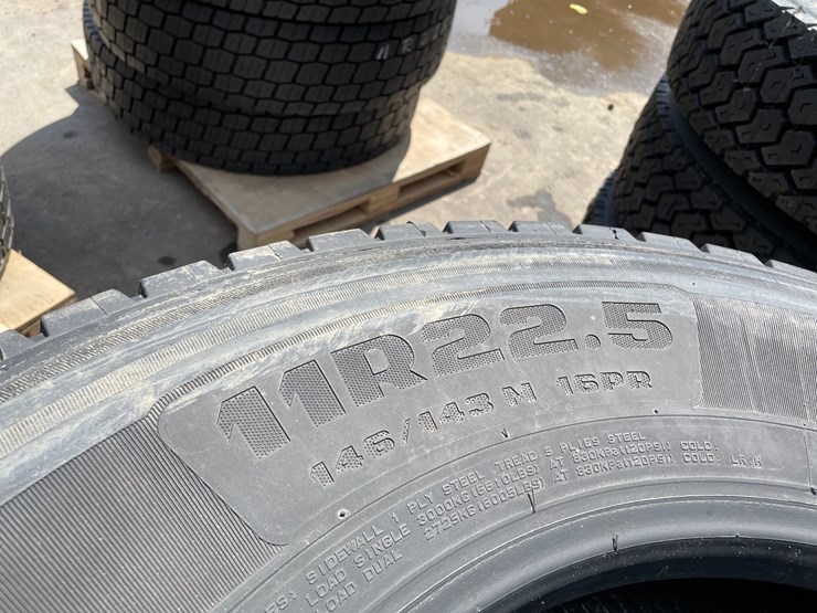 #6517-•-set-of-(4)-semi-tires-image-6