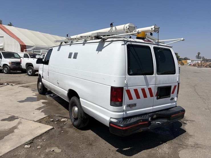 2002-ford-e350-image-4