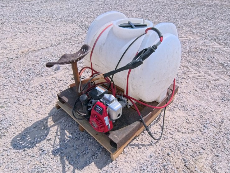 #2052-•-pressure-washer-with-125-gallon-water-tank-on-frame-image-9
