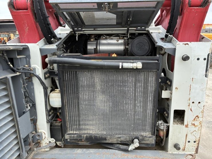 2019-takeuchi-tl12-image-22