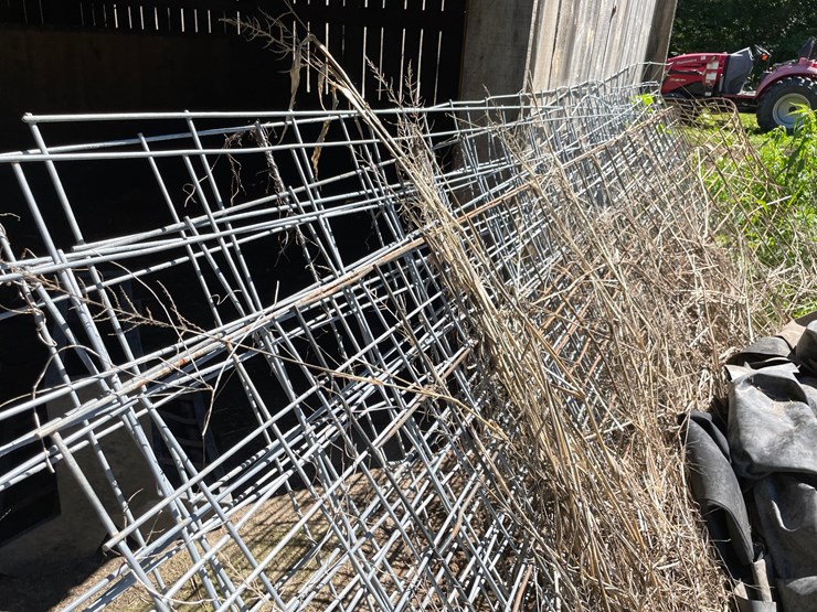 #7141-•-several-galvanized-livestock-panels-image-2