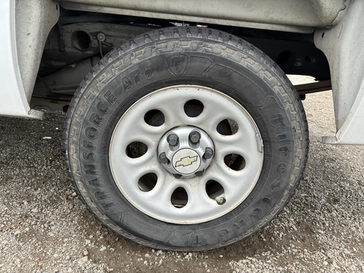 2011-chevrolet-1500-image-5