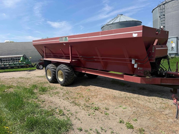 bbi-lime-spreader-image-6