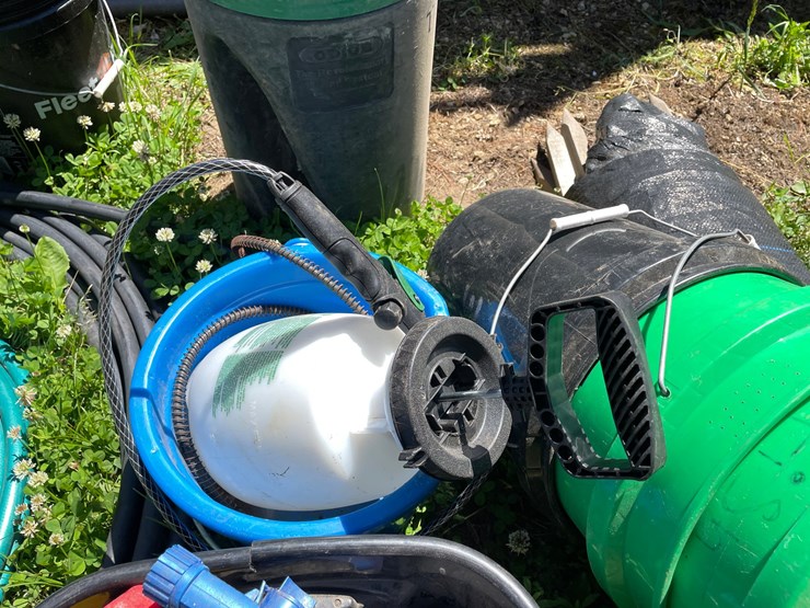 #7159-•-assorted-lawn-and-garden-items-image-15