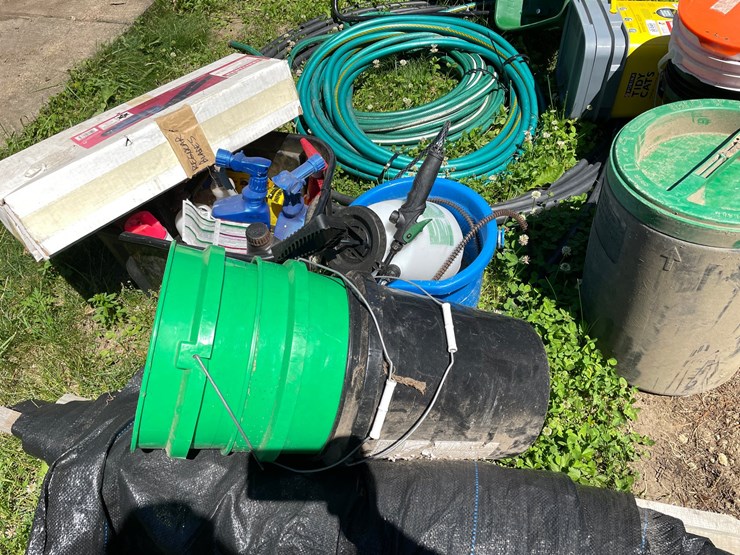 #7159-•-assorted-lawn-and-garden-items-image-9