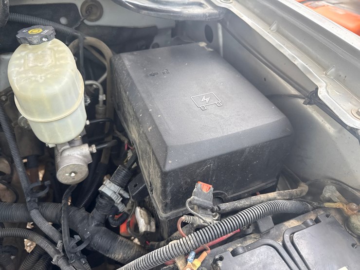 2013-chevrolet-2500-image-17