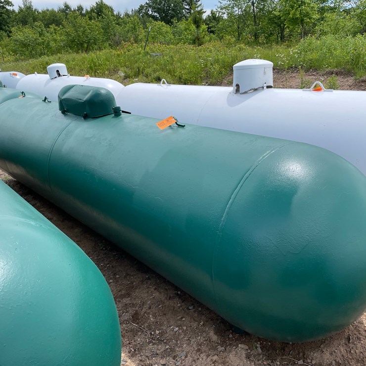 #6493 • 1000 Gallon LP Propane Tank