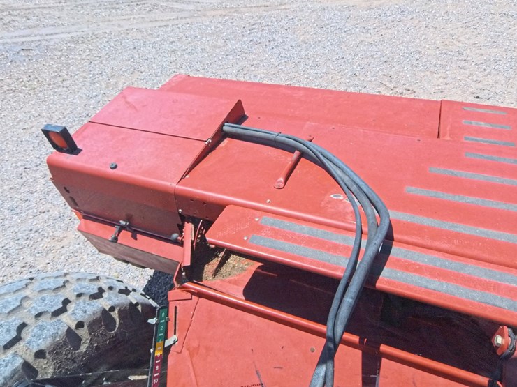 hesston-8550s-image-51