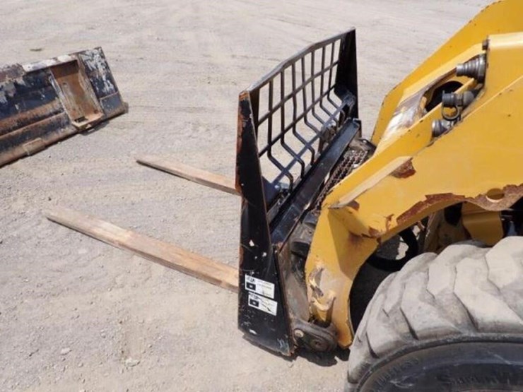 2019-caterpillar-236d-skid-steer-cat0236dlbgz05393-image-23