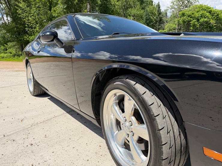 #1465-•-2013-dodge-challenger-sxt-image-37