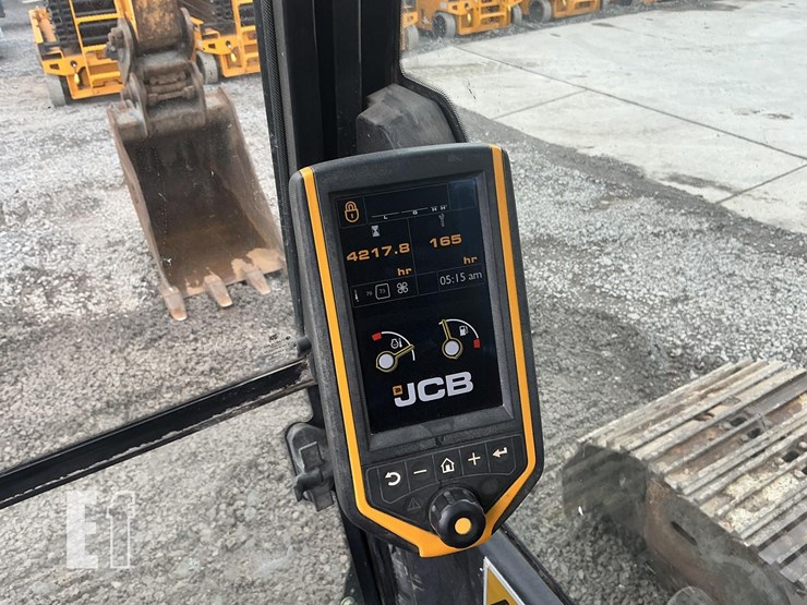 2017-jcb-js131-lc-image-17