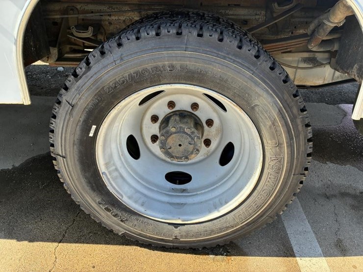 2002-ford-f550-image-8