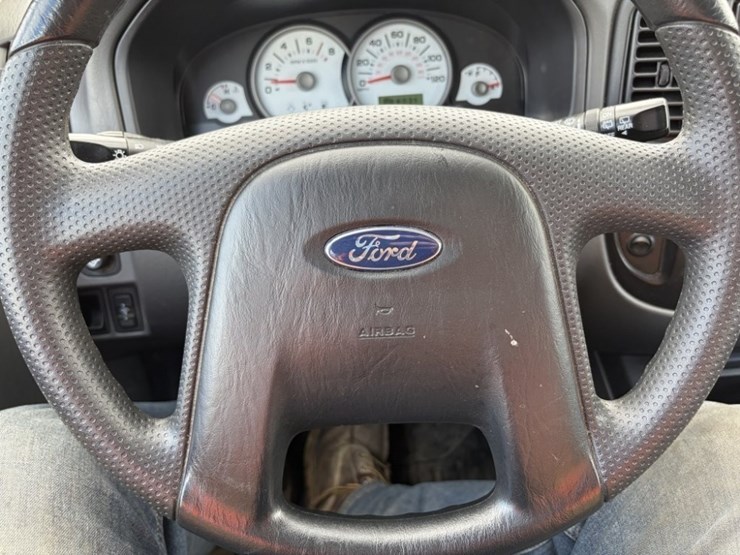 2007-ford-escape-image-28