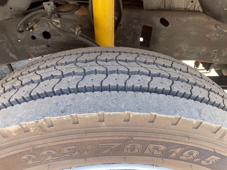 2001-ford-f550-image-18