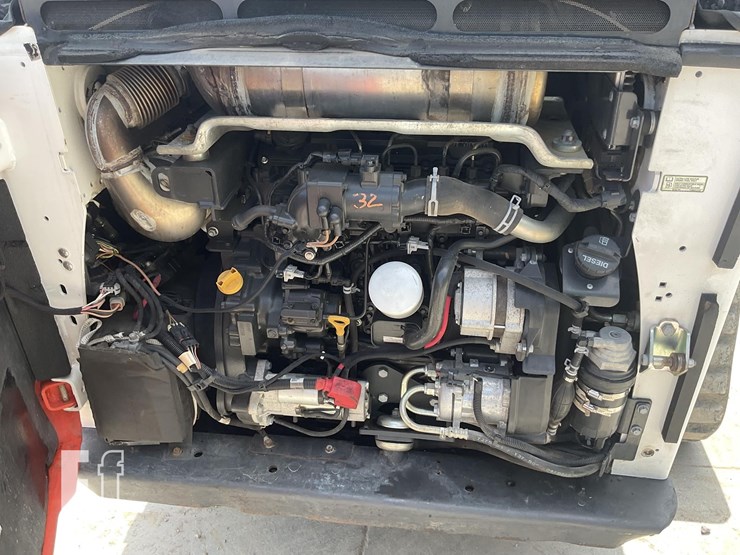 2020-bobcat-t770-image-19