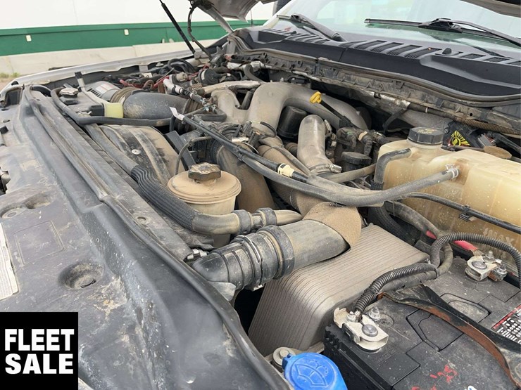 2021-ford-f550-image-23