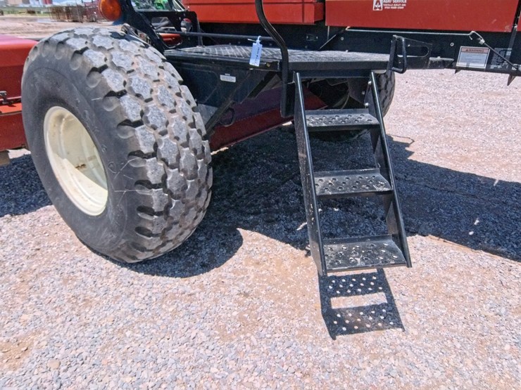 hesston-8550s-image-35