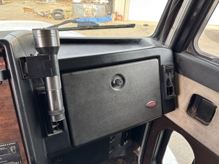 1989-peterbilt-377-image-49